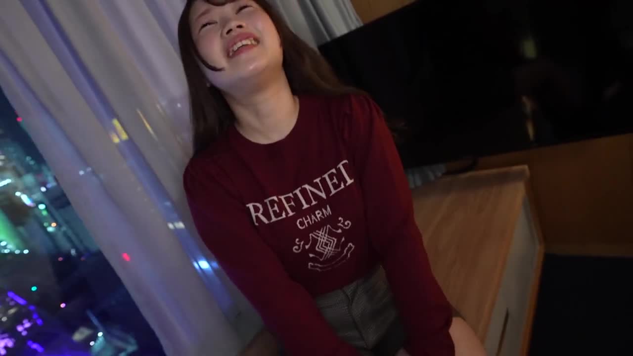 【夜晚的滿月尻浮現】穿上制服完全就是個學生啊！！表情天真爛漫的少女登場！雖然看起來害羞又被動，但經驗豐富的程度出乎意料？！新鮮年輕的肌膚和天真反應絕對讓人興奮！尤其是豐滿的大腿和富有彈性的美麗尻最棒！【初次拍攝】在網上AV申請→AV體驗拍攝 2349 - AV大平台 - 中文字幕，成人影片，AV，國產，線上看