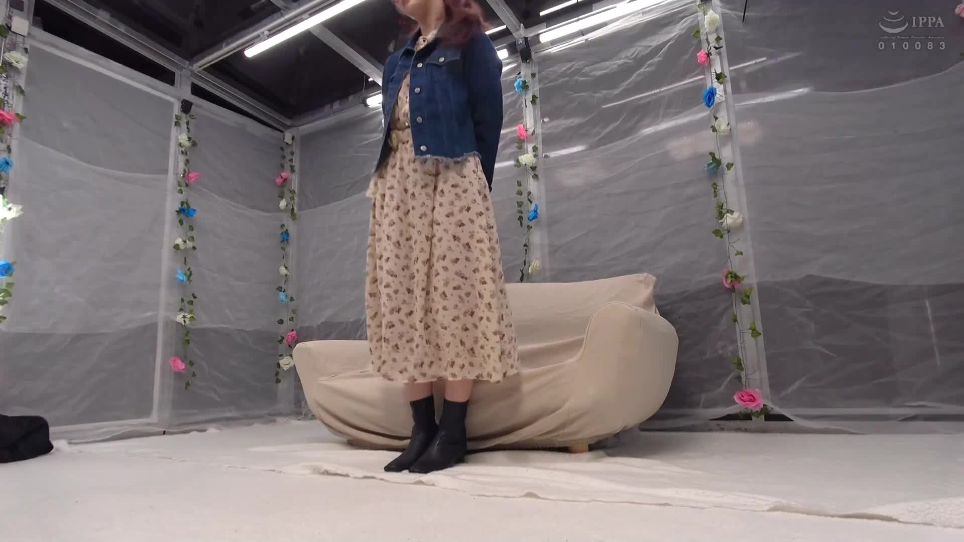 露臉的MM號 女大學生限定 魔法鏡子 裡面到底是什麼？2 在異物猜測遊戲中偷偷地用大雞雞插入陰道，慢慢地在裡面攪動，讓她高潮不斷！第一次生中出！ - AV大平台 - 中文字幕，成人影片，AV，國產，線上看