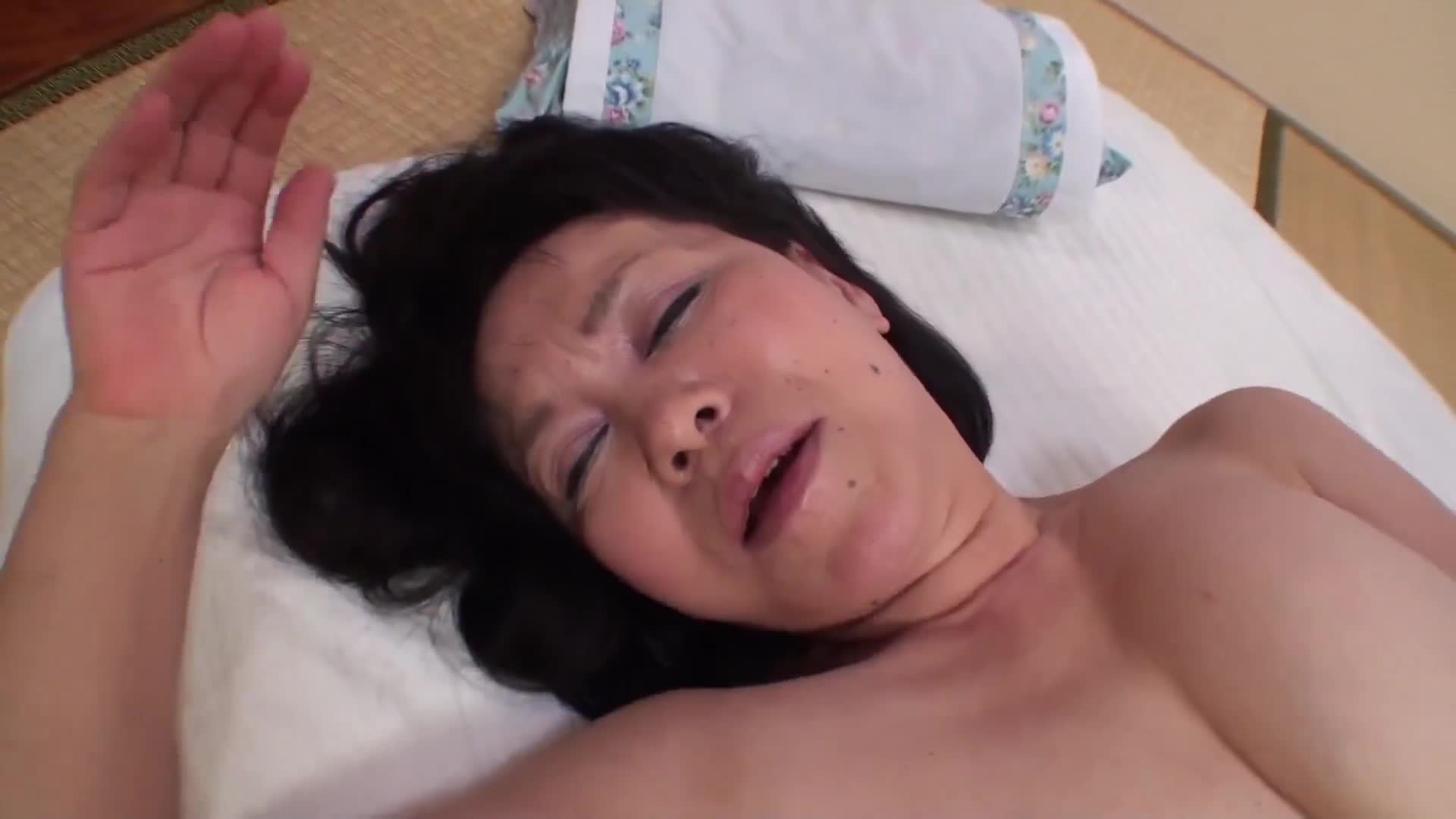 媽媽我想念您！！ 不可以，這樣做... 雖然曾經阻止過，也曾對我出言不進，但我仍熱愛著那一往直前的愚子...。 相互的心意交錯，越過界線的家庭狂愛 第12編第10幕 - AV大平台 - 中文字幕，成人影片，AV，國產，線上看