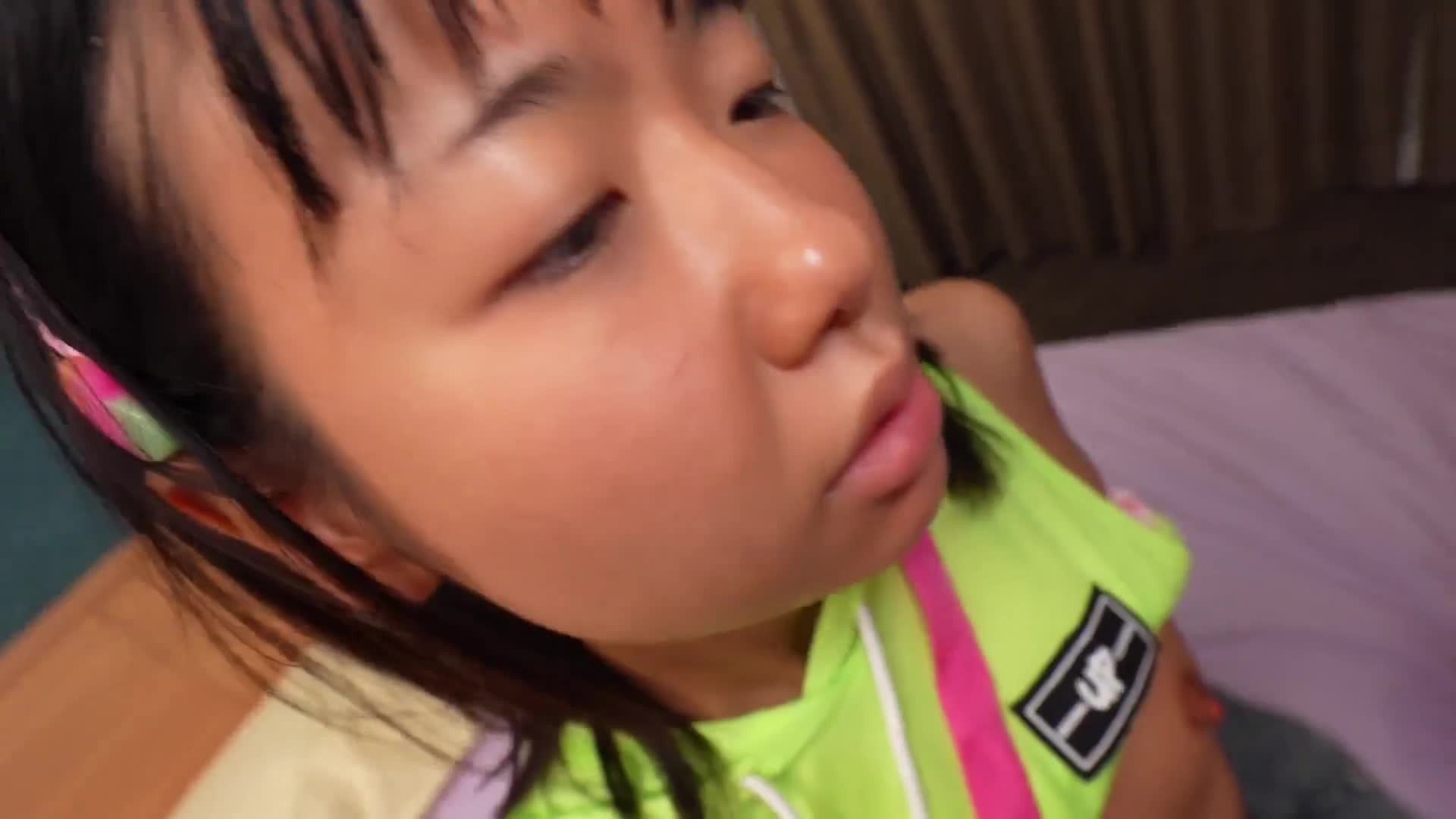 熱帶產美少女 像陽光般笑容的褐色妖精 汗濕的前髮和藏在內褲中的未發育私處盡顯自卑 受肆意毀壞的邪惡慾望，內射、顏射、潮吹混合糾纏在一起…。 - AV大平台 - 中文字幕，成人影片，AV，國產，線上看