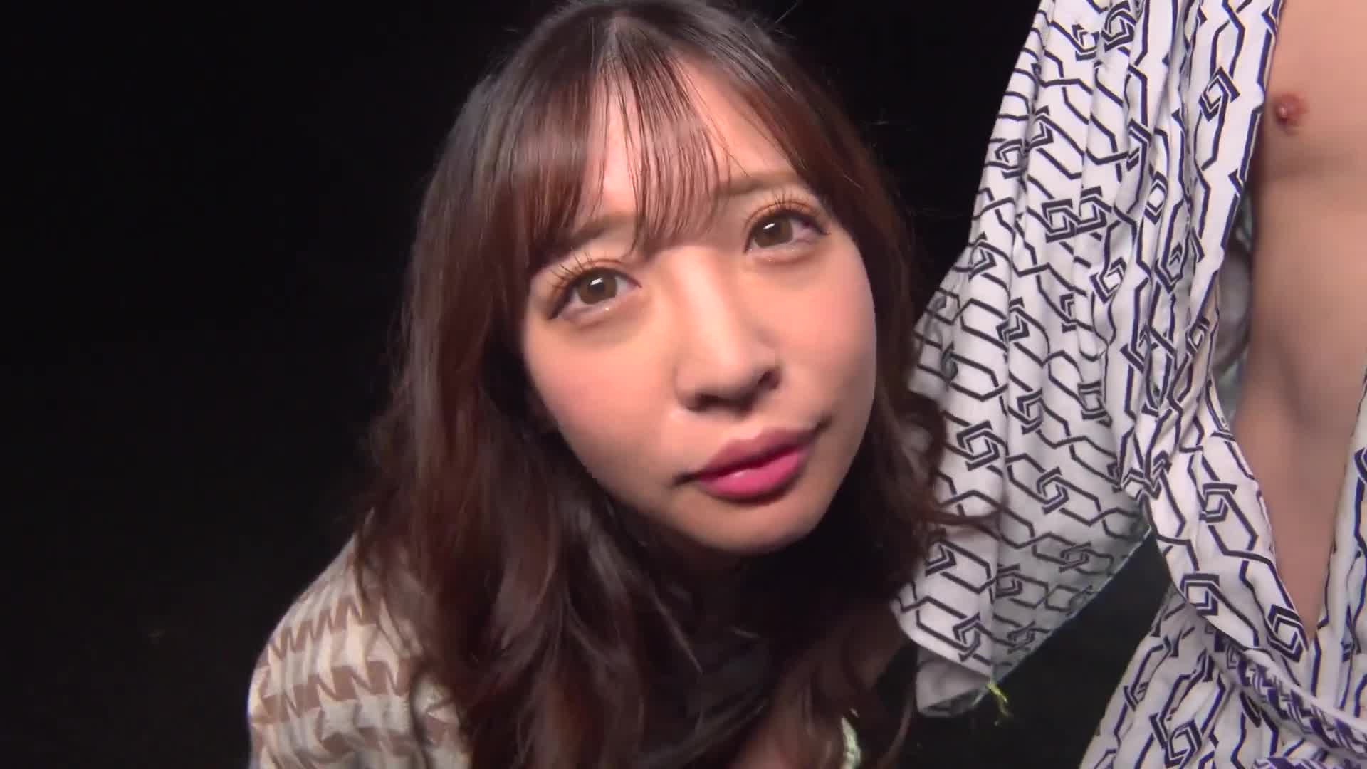 在遠程控制下發情的小那海綾及潮吹和內射痙攣，野外約會接吻完全放個不停的中出SEX 小那海綾 - AV大平台 - 中文字幕，成人影片，AV，國產，線上看