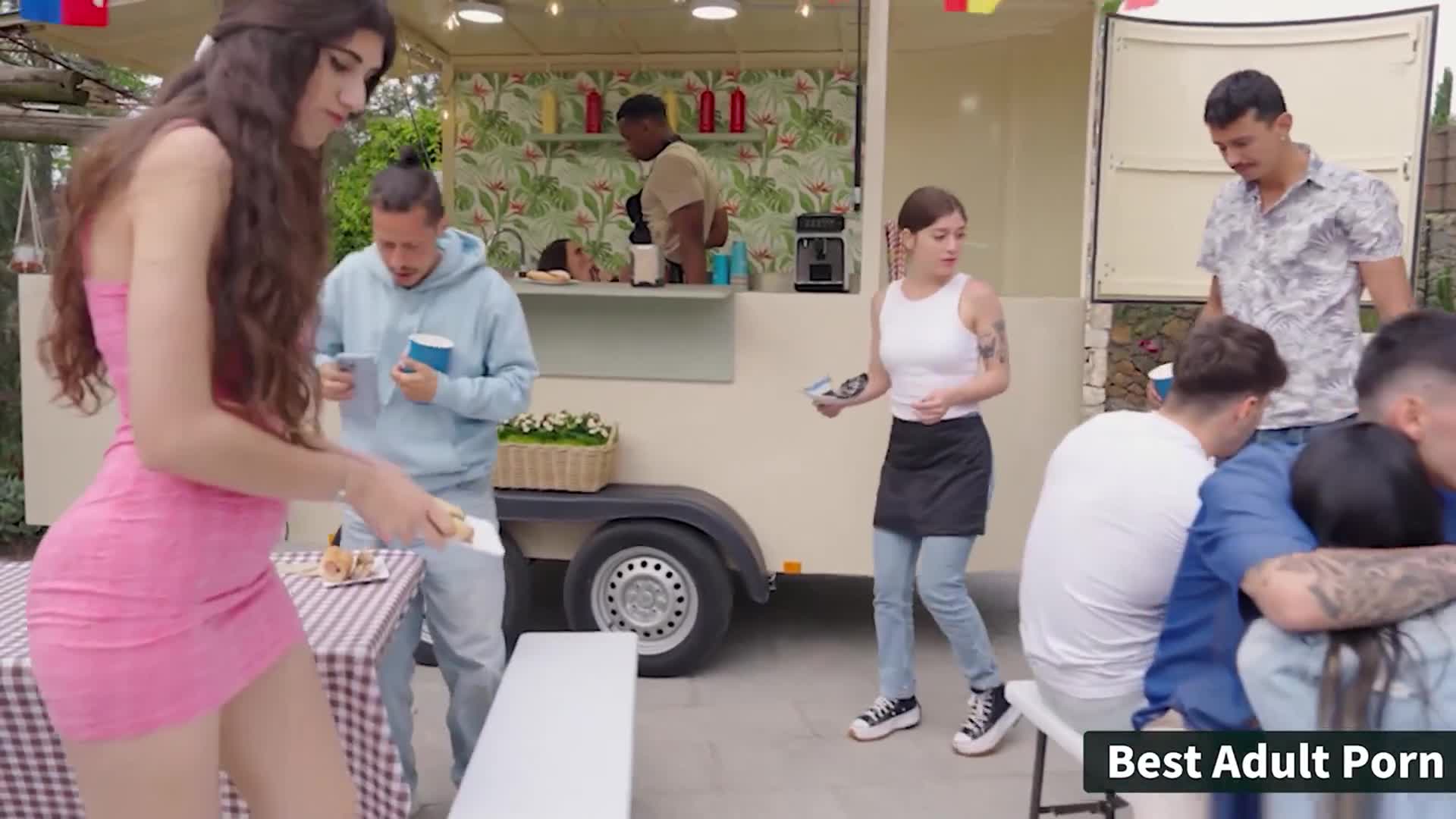 淫蕩小美女吃遍派對肉棒 - AV大平台 - 中文字幕，成人影片，AV，國產，線上看