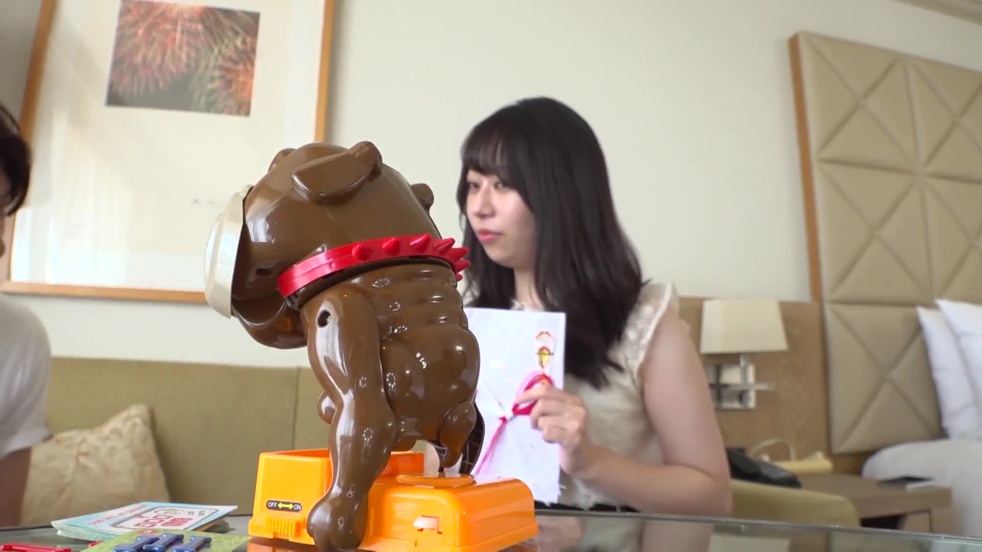 【台場搭訕】問及性感帶時竟然立刻回答中間部位ww 以為只是找樂子，結果卻是認真的w 真的是準備好了，初次拍攝。2253 - AV大平台 - 中文字幕，成人影片，AV，國產，線上看