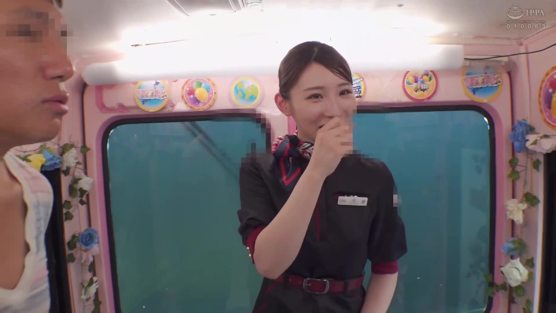 一般男女監控AV×魔術鏡便合作企劃，突然對著一位在大型航空公司工作的飛行回來的黑色絲襪美腿空姐射精！總共81發精液噴射到男性早洩困擾的早泄改善過程中，意外連續爆發，制服、頭髮、臉上都被精液濺得滿身都是！充滿款待精神的C... - AV大平台 - 中文字幕，成人影片，AV，國產，線上看