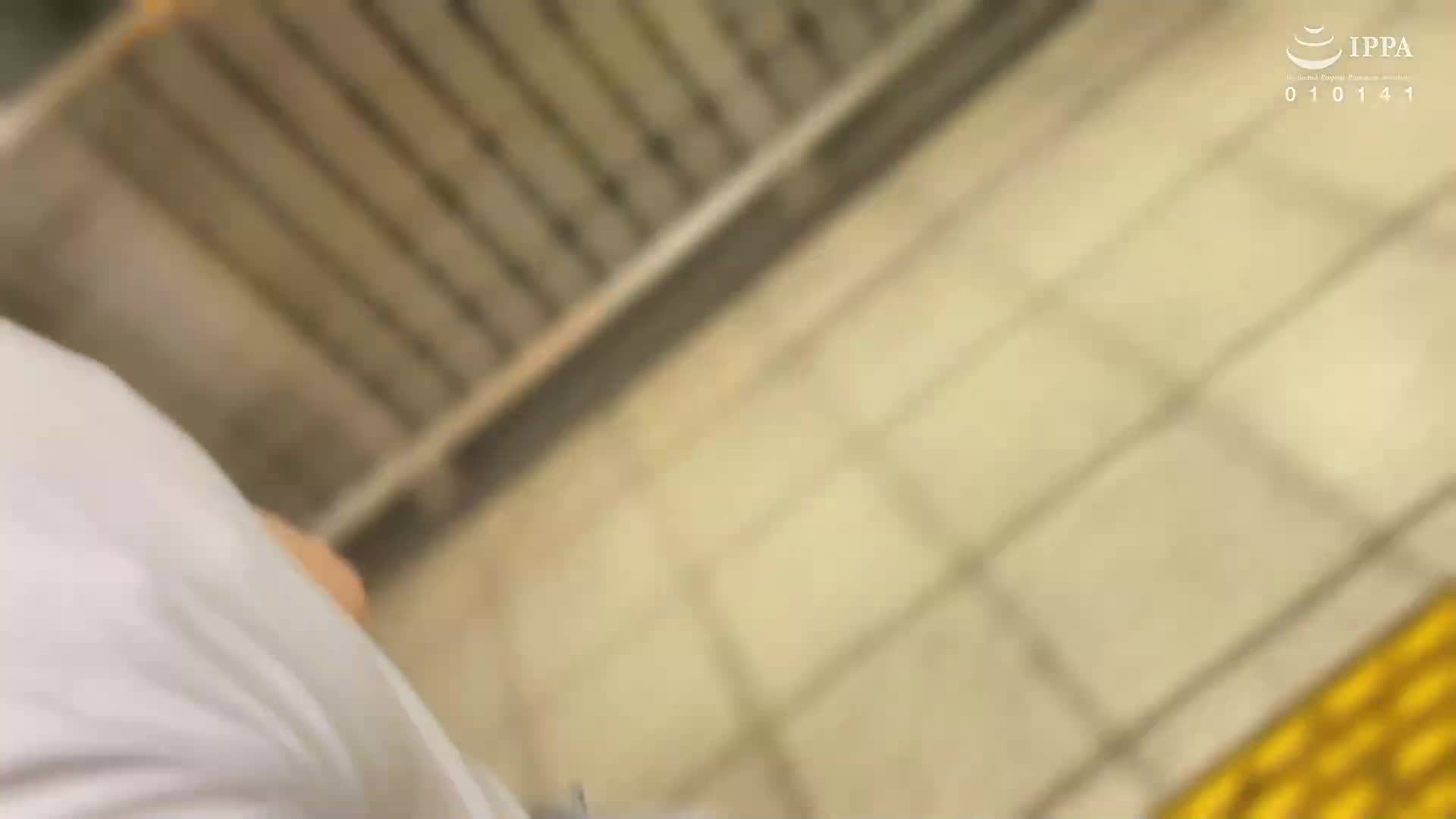 無防備的肚臍美女，黏著追蹤，帶回去，生生的性愛 - AV大平台 - 中文字幕，成人影片，AV，國產，線上看