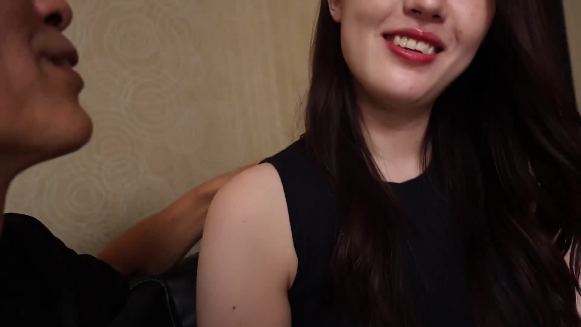 [AI解碼版]【色氣四溢】【巨乳妻和難忘的婚外情SEX】「已經太久沒有性愛了…我真的很需要你的●●…」美麗又高挑，乳房巨大，屁股也很大！性慾旺盛的冷淡妻子參加AV拍攝！只要在旁邊就會勃起的超性感身材。騎乘姿勢擺動臀部時，G罩杯在眼前搖晃產生強烈視覺效果。每當刺激前列腺時，就會顫抖並經歷痙攣高潮。彼此還不夠滿足，在... - AV大平台 - 中文字幕，成人影片，AV，國產，線上看