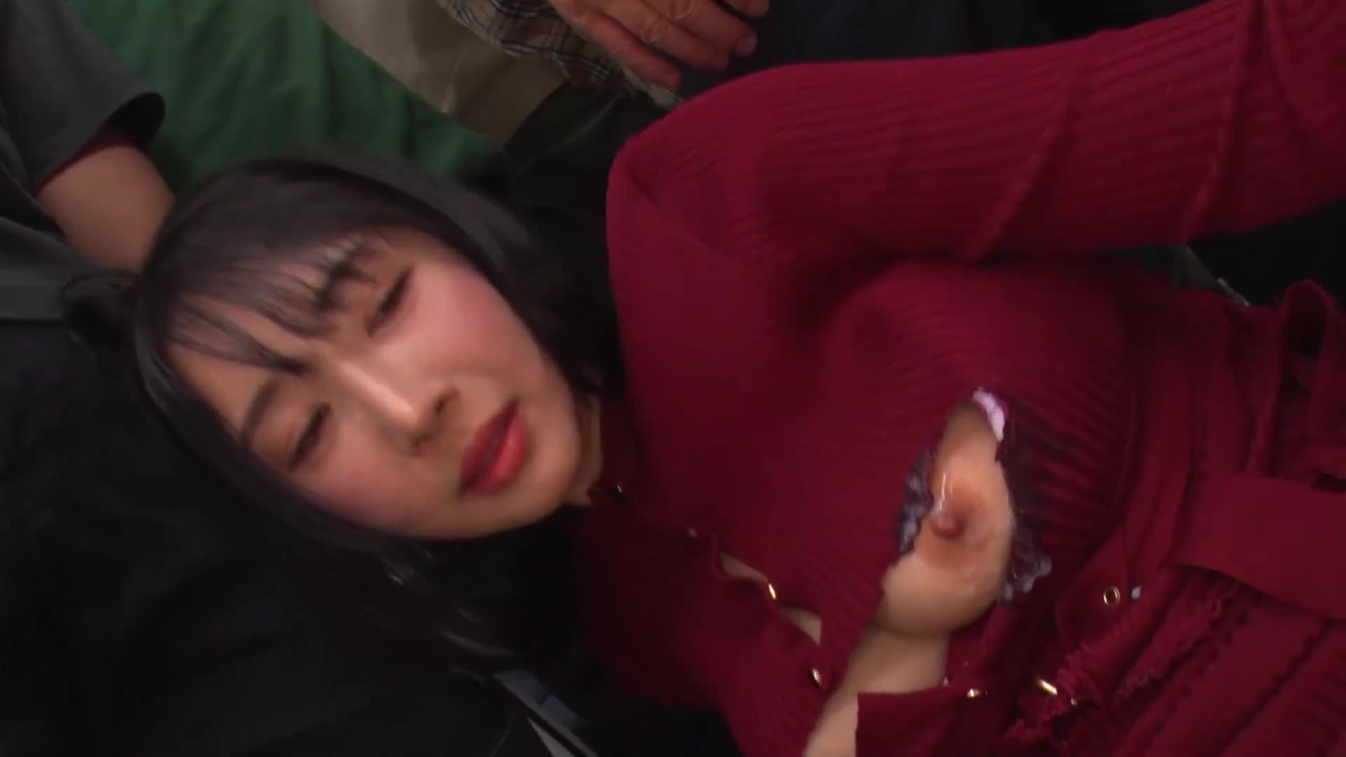 滿員電車中遭到鳶尾欺凌，透過裂開的長洋裝將乳頭徹底開發的敏感表情女2 小野坂唯花 - AV大平台 - 中文字幕，成人影片，AV，國產，線上看