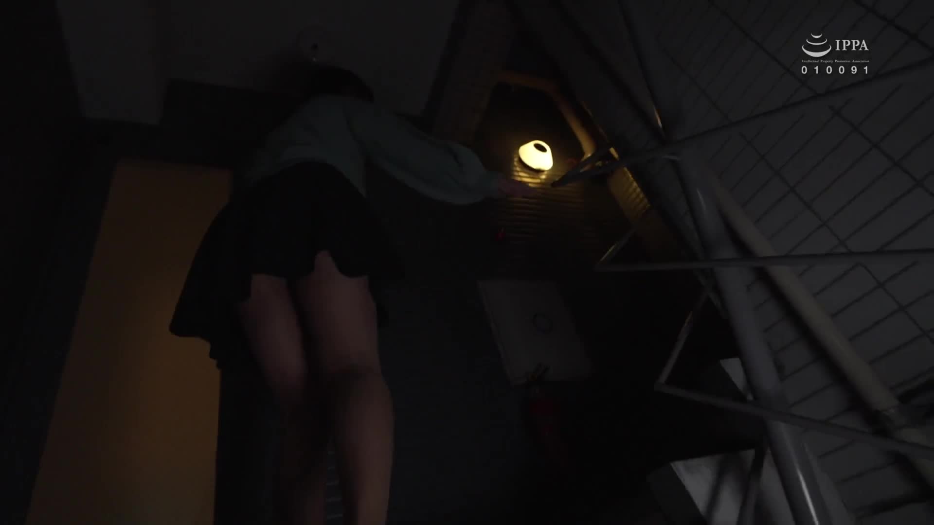 慾求不滿的絲襪表妹滿足了羞恥遊戲的要求，結果她真的比起色情玩具更渴望陽具！ - AV大平台 - 中文字幕，成人影片，AV，國產，線上看