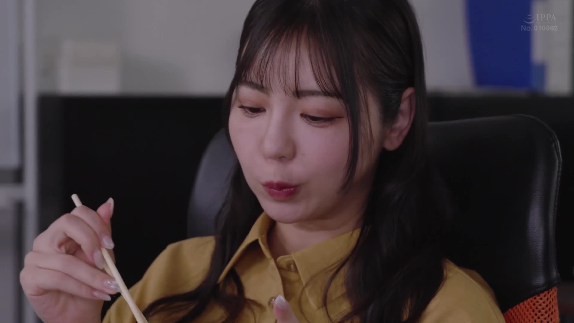 最終接吻電車：在空無一人的車廂裡，和美女姐姐不斷親吻×親吻×親吻 吉澤友貴 - AV大平台 - 中文字幕，成人影片，AV，國產，線上看