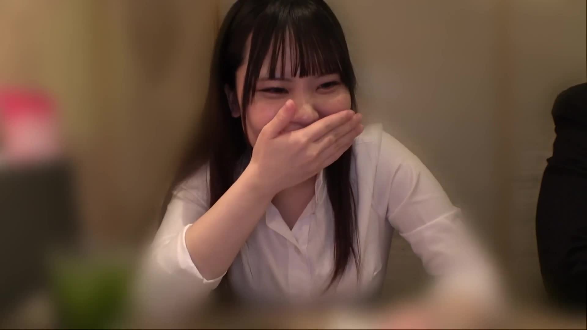 【新人】長相淫蕩的巨乳新人，果然是個超級性慾旺盛的小姐姐，床上幾乎要淹沒危機wwww 只有我提前脫掉西裝真是太幸運了wwwww - AV大平台 - 中文字幕，成人影片，AV，國產，線上看