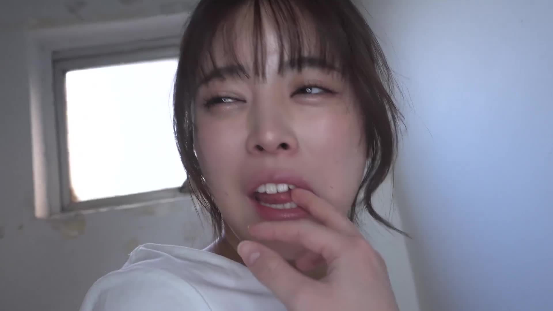 J罩杯的爆乳店員無自覺地挑逗著我，我的理智幾乎被她的胸部所撼動了... 羽月乃蒼 - AV大平台 - 中文字幕，成人影片，AV，國產，線上看