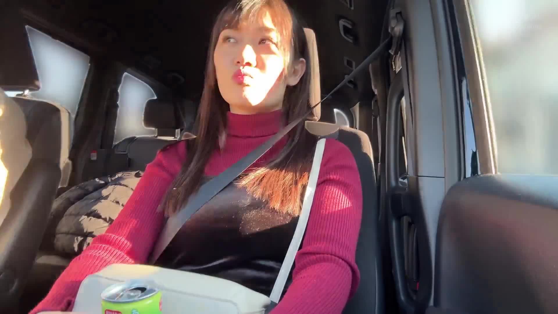 公司中傳言中的隱藏巨乳OL小梅恵，被邀請討論工作後，提出一起出去兜風的約會......出於好奇心進入情趣酒店，開始乳交後情慾高漲，一天限定的"淫蕩模式"下進行精液射入不倫。 - AV大平台 - 中文字幕，成人影片，AV，國產，線上看